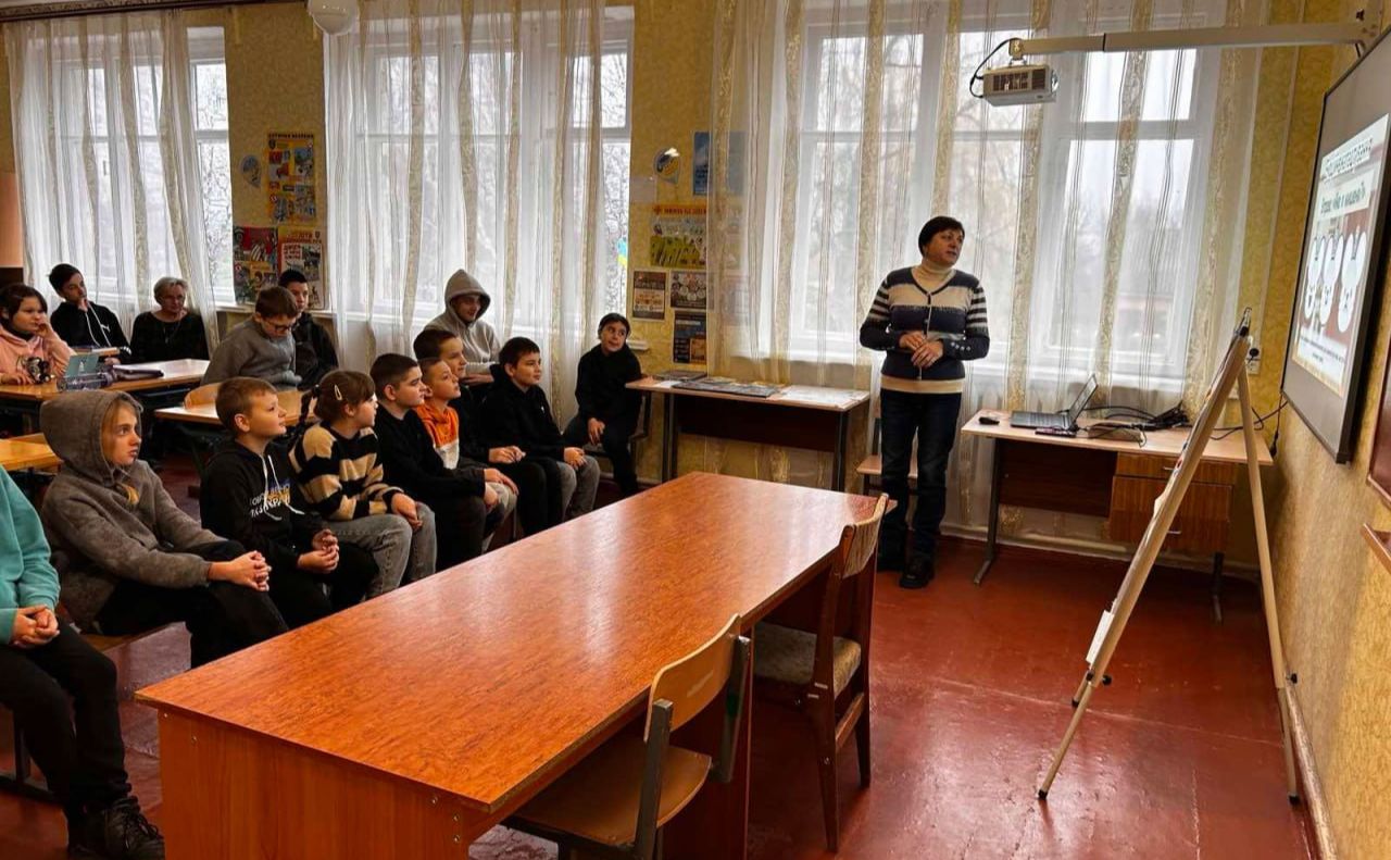 Глибокобалківські школярі долучилися до акції «16 днів проти насильства»