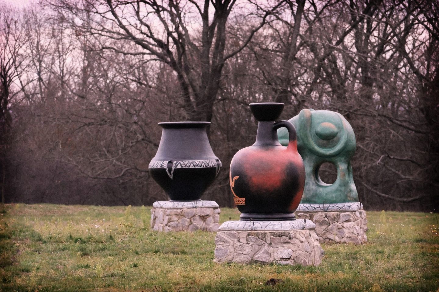 На Барвінковій горі у Більську встановили 6 масштабних скульптур