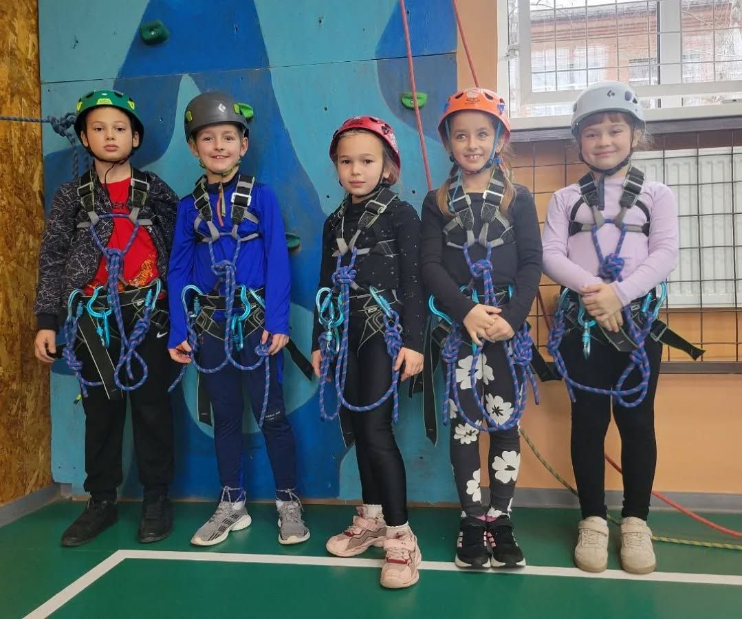 Спортсмени громади взяли участь у змаганнях з пішохідного туризму в приміщенні