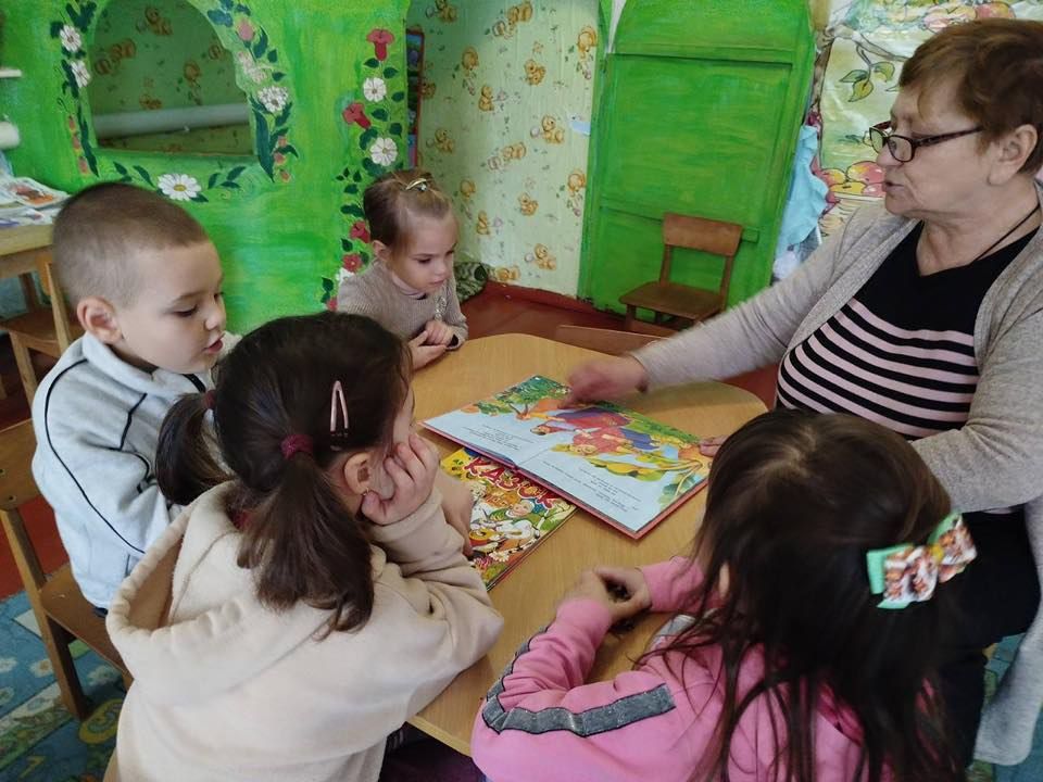 Для колотіївських дітлахів організували гру-подорож у світ казок