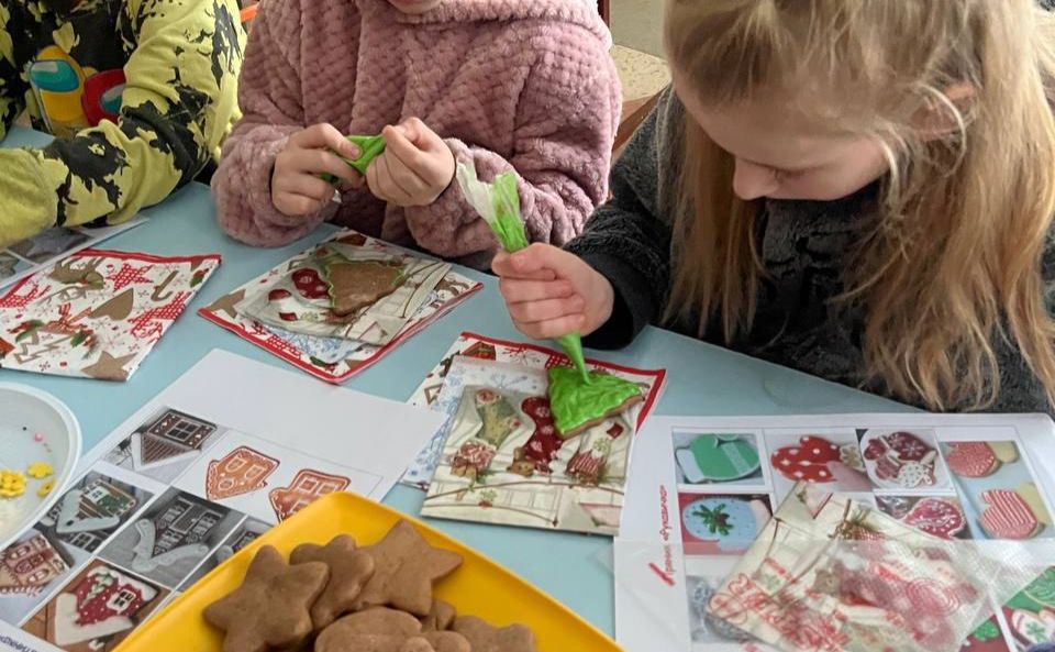 Вихованці гуртка «ХоббіArt» опанували мистецтво розпису пряників