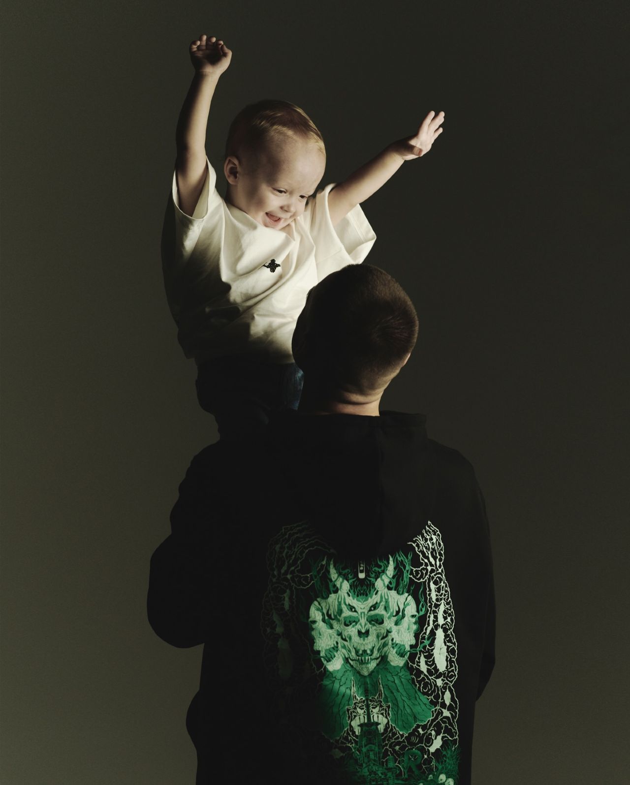 RIOTDIVISION у колаборації створили колекцію одягу на підтримку захисників