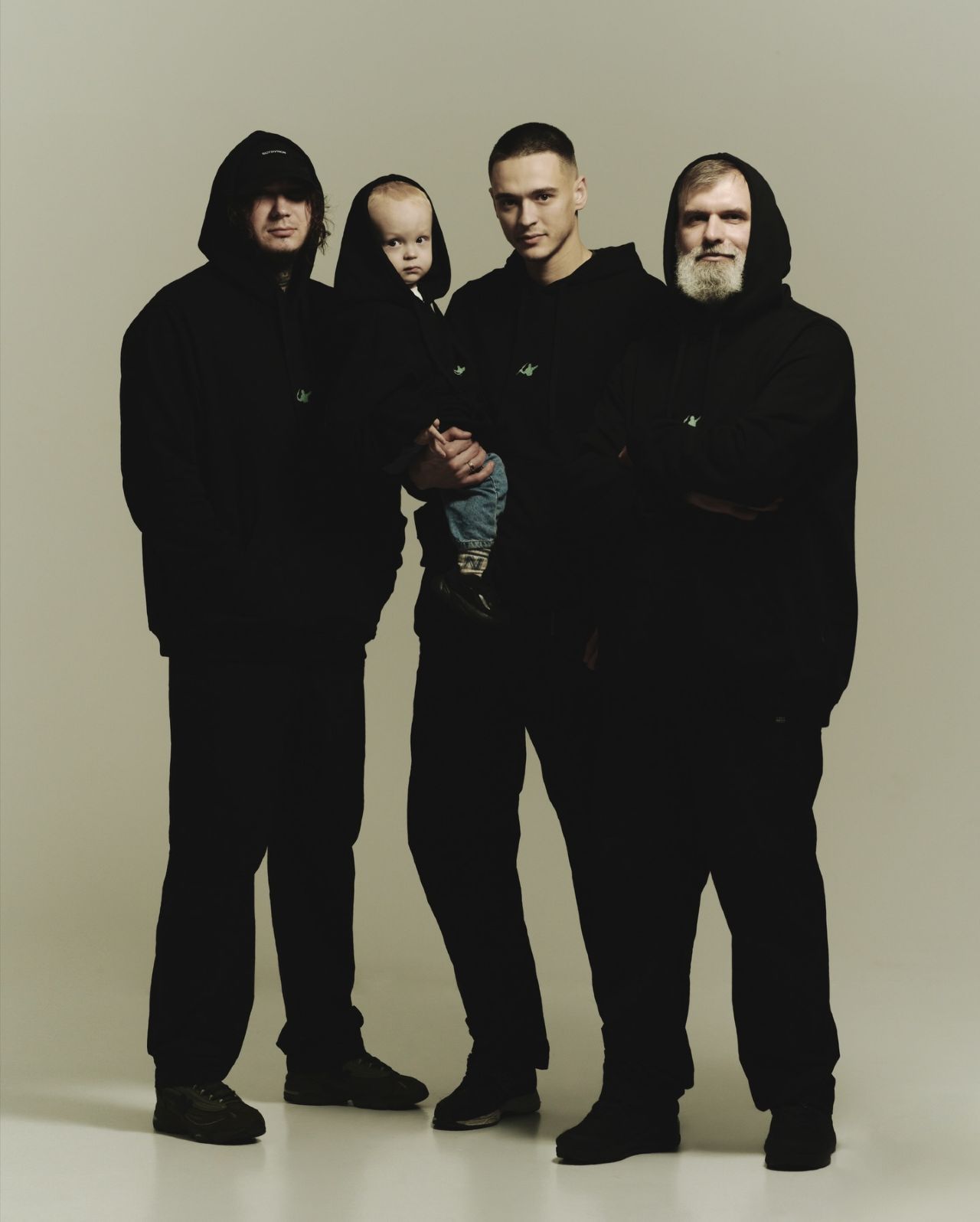 RIOTDIVISION у колаборації створили колекцію одягу на підтримку захисників