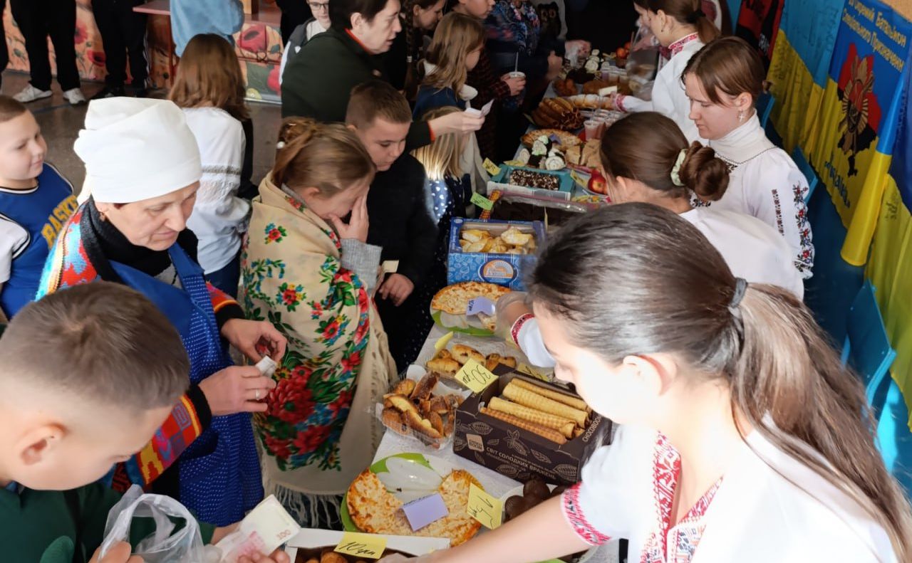 Остап’євські школярі «наторгували» майже 7 тисяч гривень на підтримку ЗСУ