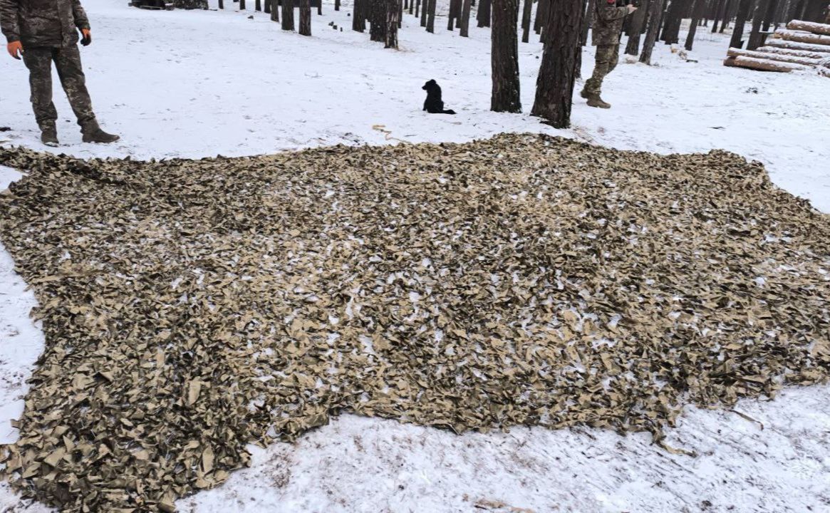 Решетилівці не припиняють передавати на фронт маскування