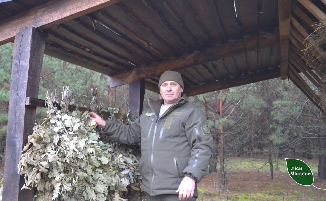 Лісівники Полтавщини підгодовують диких тварин