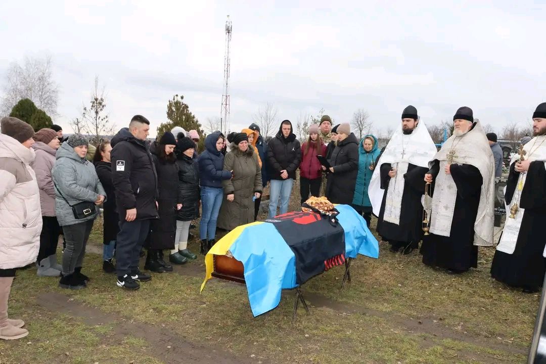 У Решетилівці попрощалися із захисником Віталієм Демченком