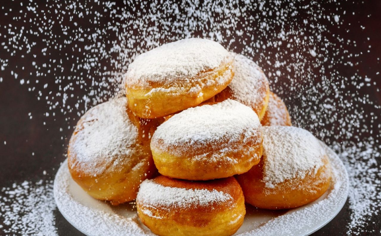 Готуємо традиційні українські пампухи на Святвечір