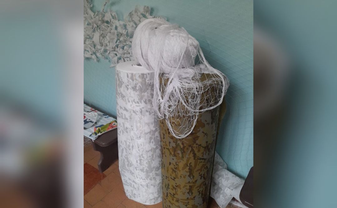 Волонтер Андрій Горобець викупив спанбонд на маскування для ЗСУ