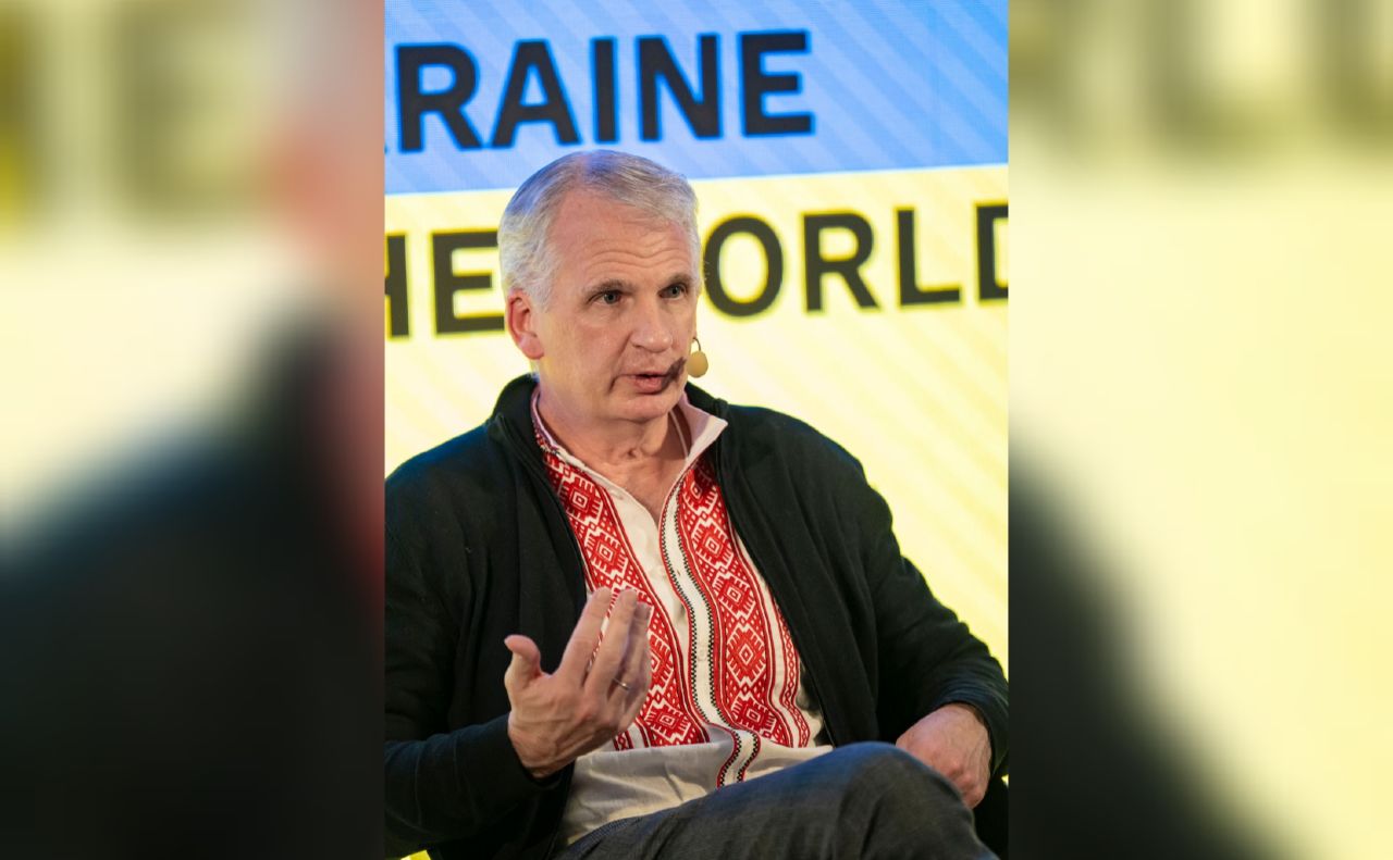 Тімоті Снайдер та спільнота NAFO зібрали мільйон євро для «Хартії»