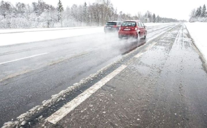 У четвер очікується дощ та ожеледиця