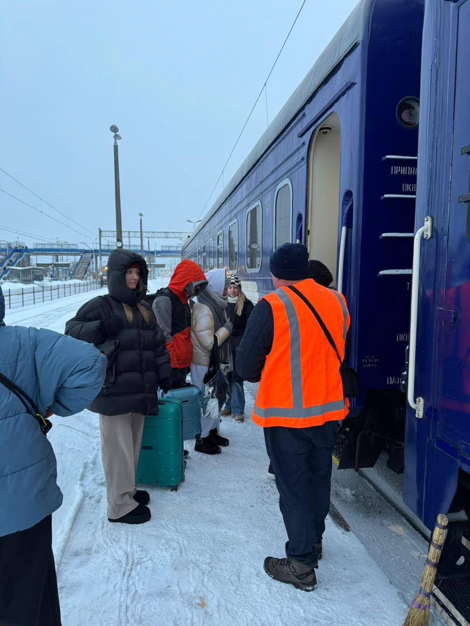 Укрзалізниця розгорнула перший пункт незламності у польському Холмі