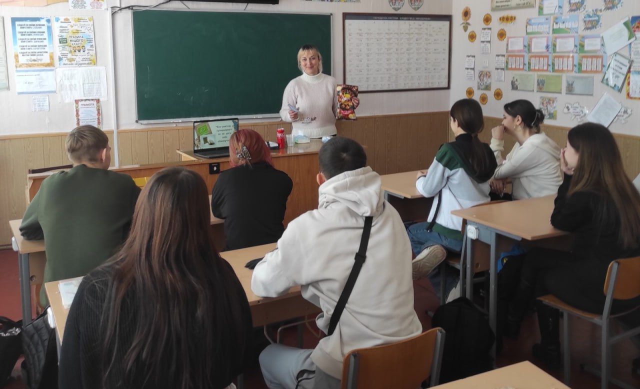 Вихованці Решетилівської філії ПОЕНЦУМ вчаться розпізнавати маркетингові «пастки»