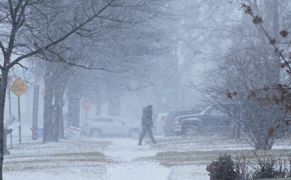 Кінець робочого тижня буде зі снігом та дощем