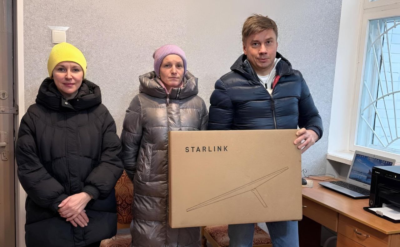 Захиснику з Решетилівщини передали термінал Starlink