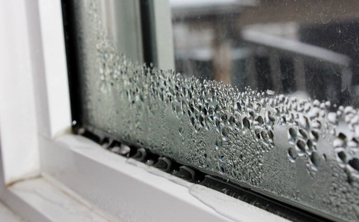 Простий лайфхак проти конденсату на вікнах узимку