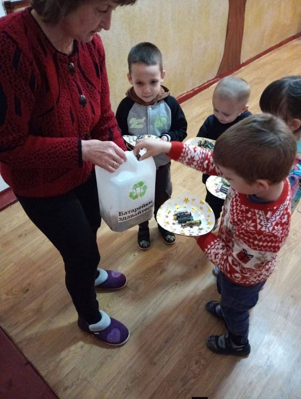 Потічанські школярі відзначили Міжнародний день батарейки