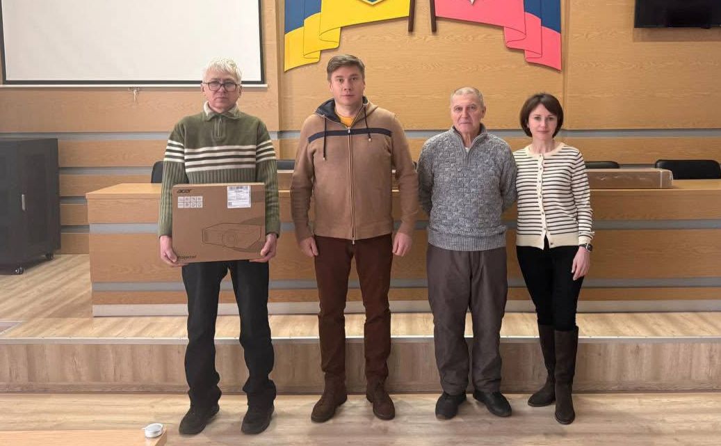 Олександр Біленький та Оксана Дядюнова підтримали ініціативу відомого майстра народного мистецтва Василя Деркача