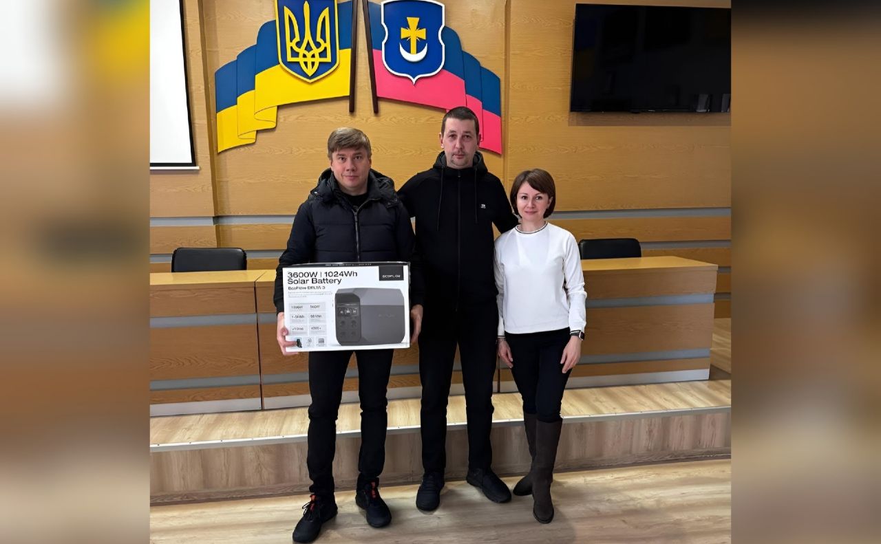 Олександр Біленький та Оксана Дядюнова передали на фронт зарядну станцію