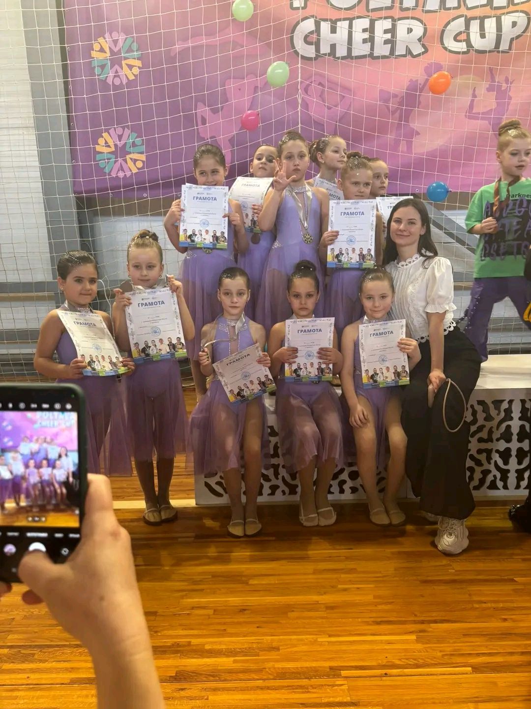 Черлідерки із «Мрії» привезли з Полтави 11 нагород