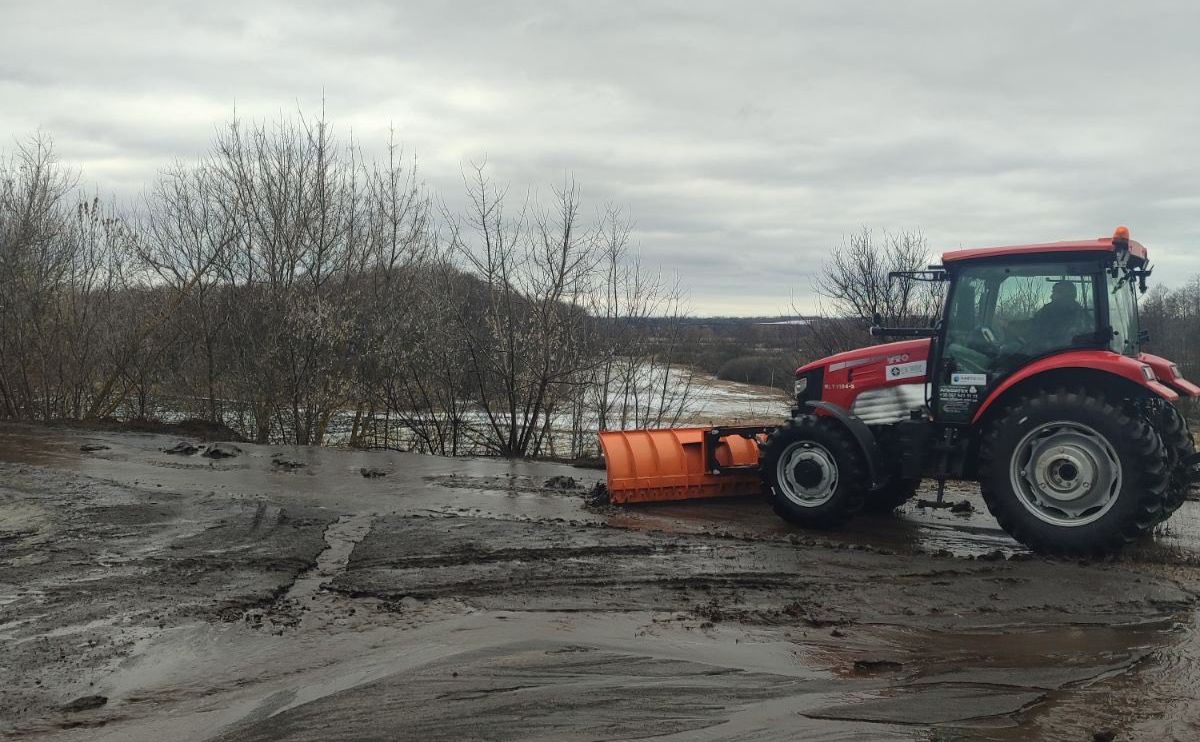 Комунальники продовжують наводити лад у громаді
