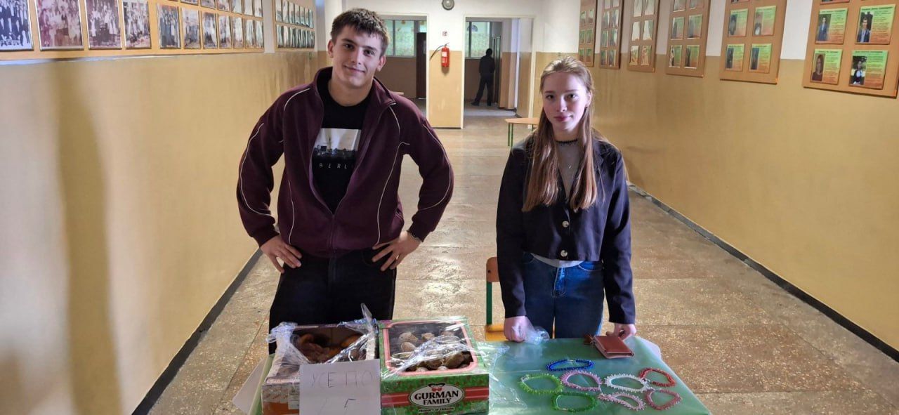 Піщанські школярі зібрали понад 7 тисяч на благодійному ярмарку