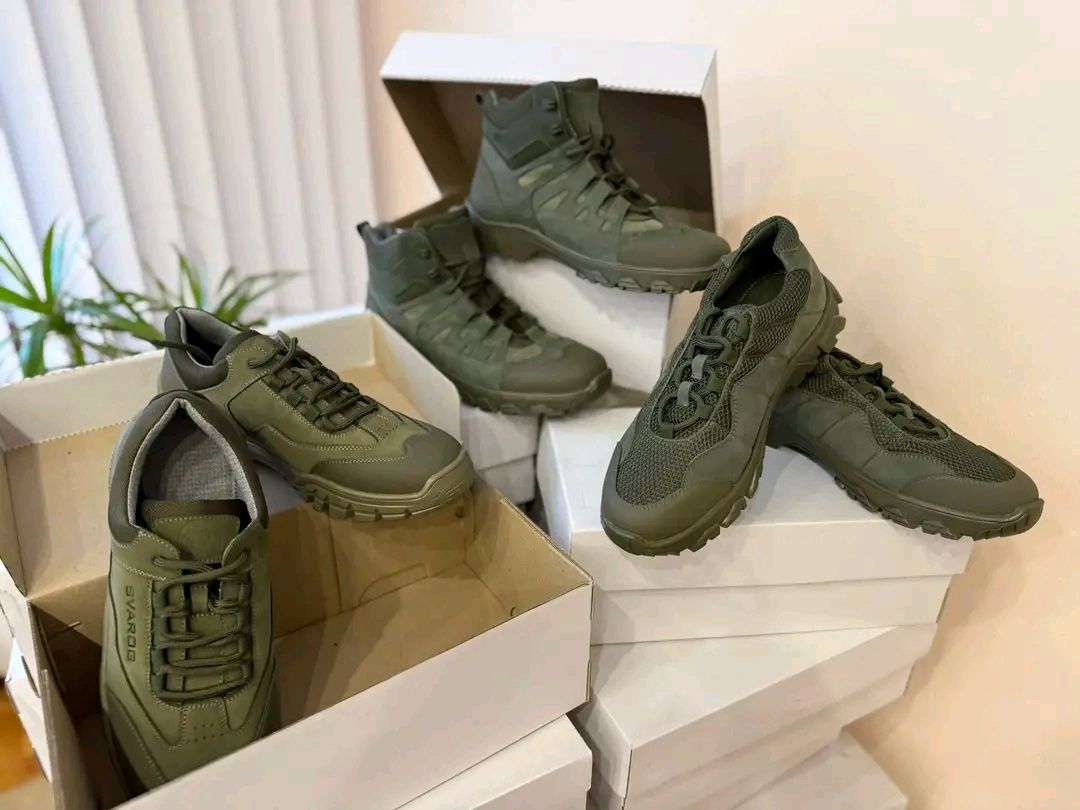 Олександр Біленький передав взуття на фронт