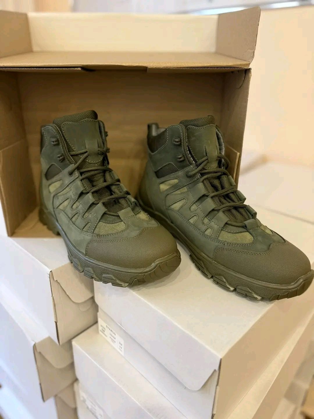 Олександр Біленький передав взуття на фронт