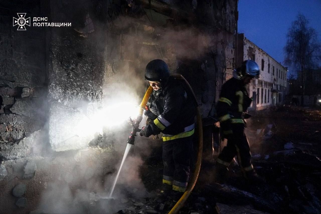 Поліція та СБУ документують наслідки воєнного злочину рф у Полтаві