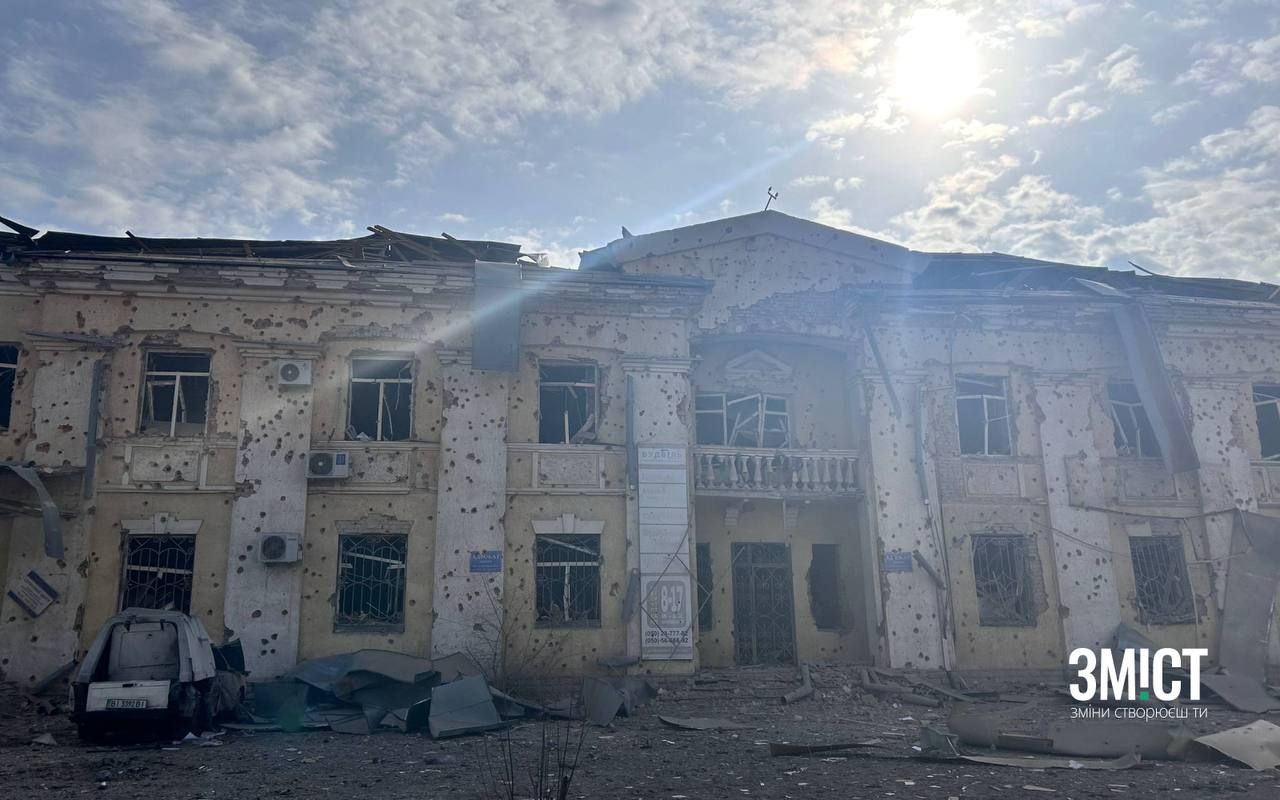 Поліція та СБУ документують наслідки воєнного злочину рф у Полтаві