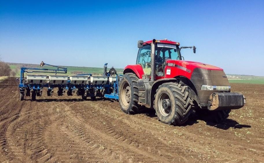 Зарплата трактористів в Україні зросла до 31 600 грн