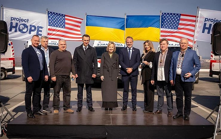 Україна отримала 25 реанімобілів для підсилення системи екстреної медичної допомоги