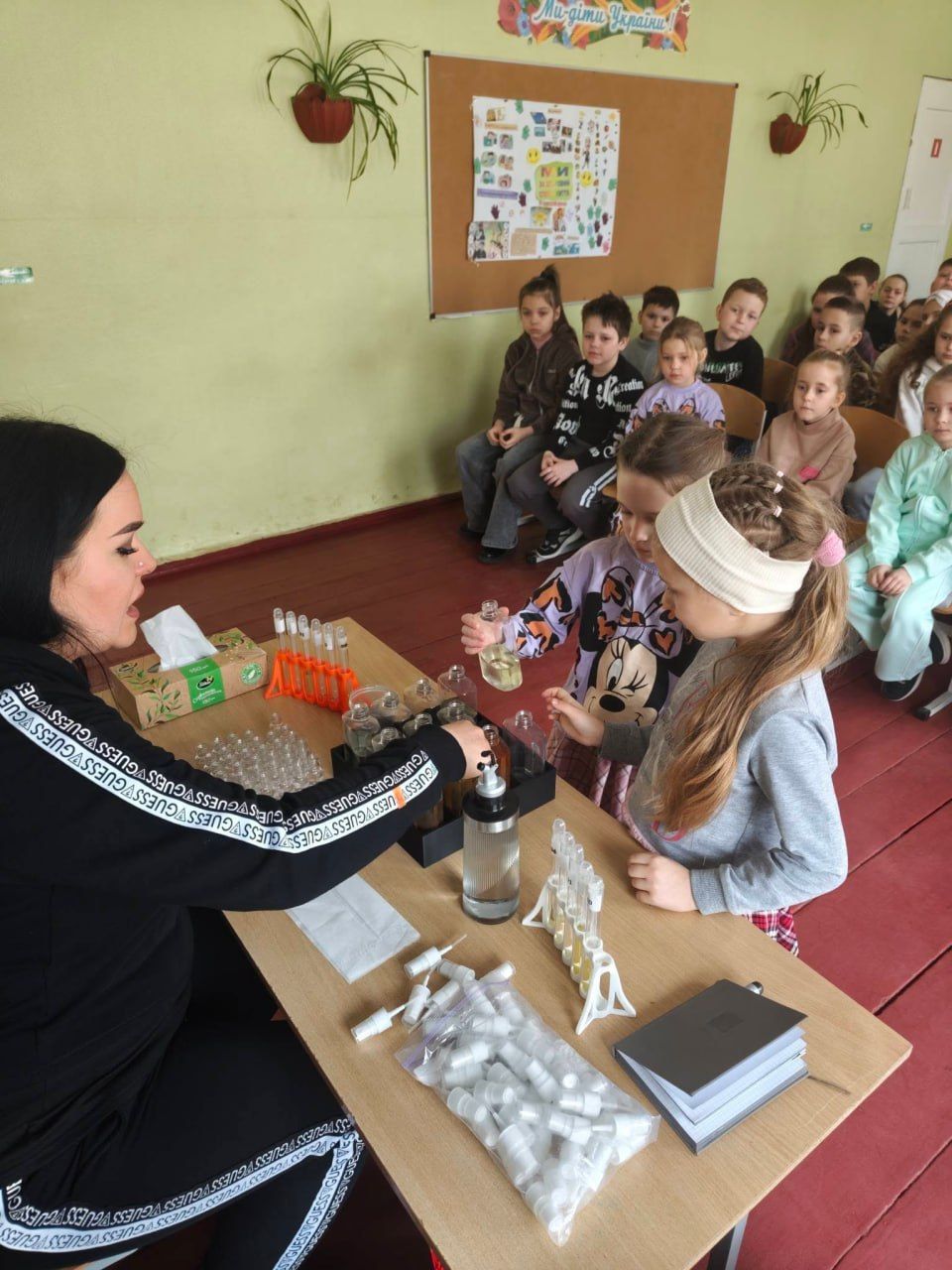 Демидівські дітлахи відвідали майстерку із виготовлення аромо-композицій