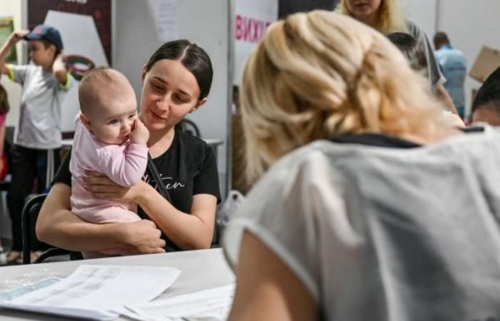 Нова допомога у 1,5 тисячі гривень, перерахунок пенсій: що ще зміниться з 1 квітня