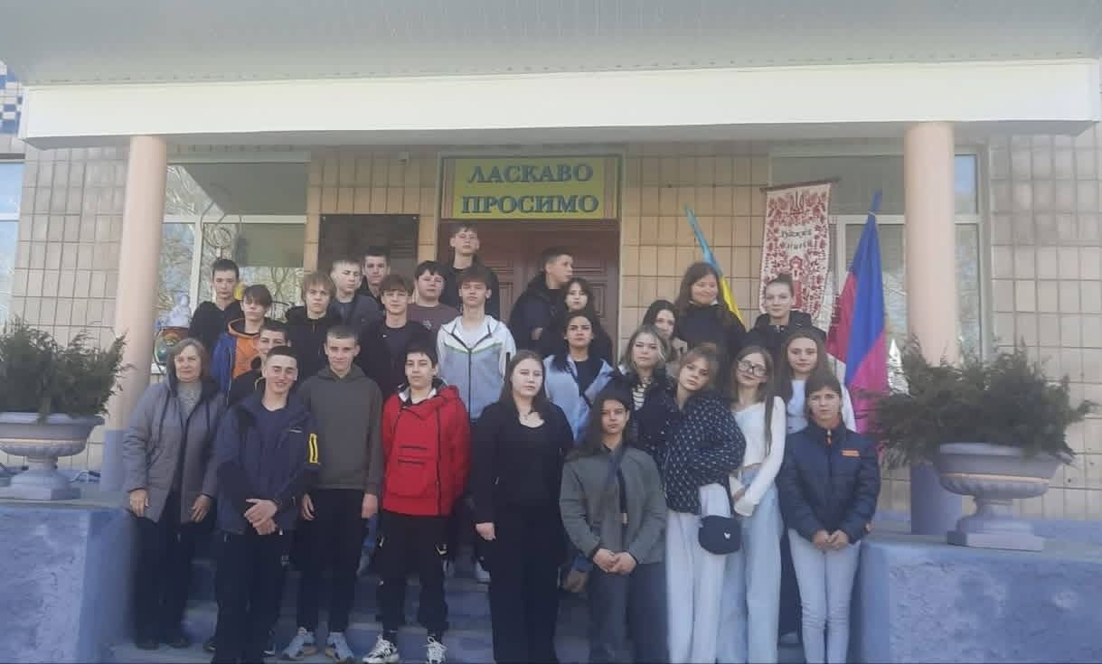 Покровські школярі відвідали «Великодній ярмарок» у художньому ліцеї