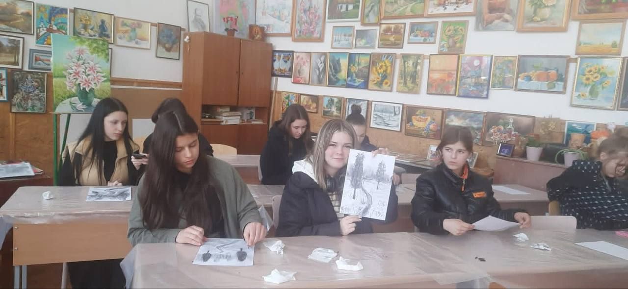 Покровські школярі відвідали «Великодній ярмарок» у художньому ліцеї