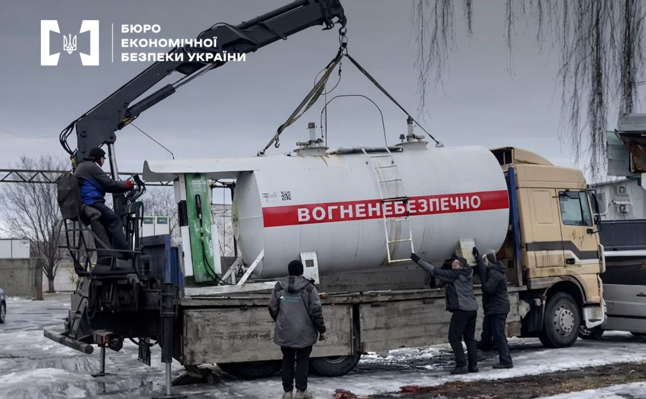На Полтавщині викрили нелегальну АЗС