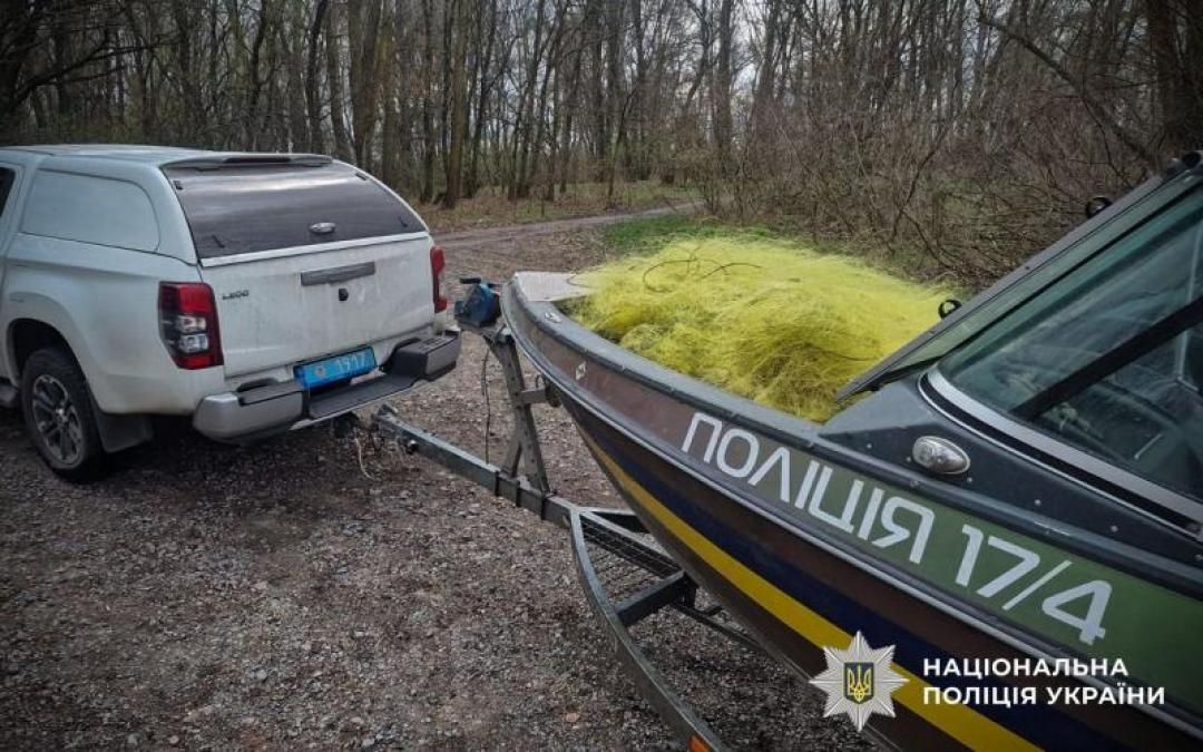 На Сулі з водойми витягли 300 метрів браконьєрських сіток
