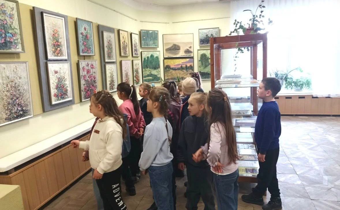 Решетилівські школярі відвідали персональну виставку заслуженого художника України Володимира Мазура