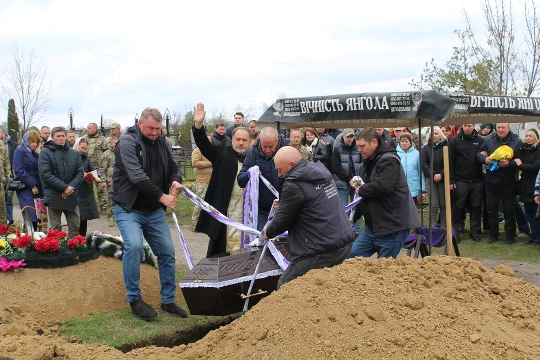 У Решетилівці попрощалися із загиблим Захисником України Ігорем Колякою