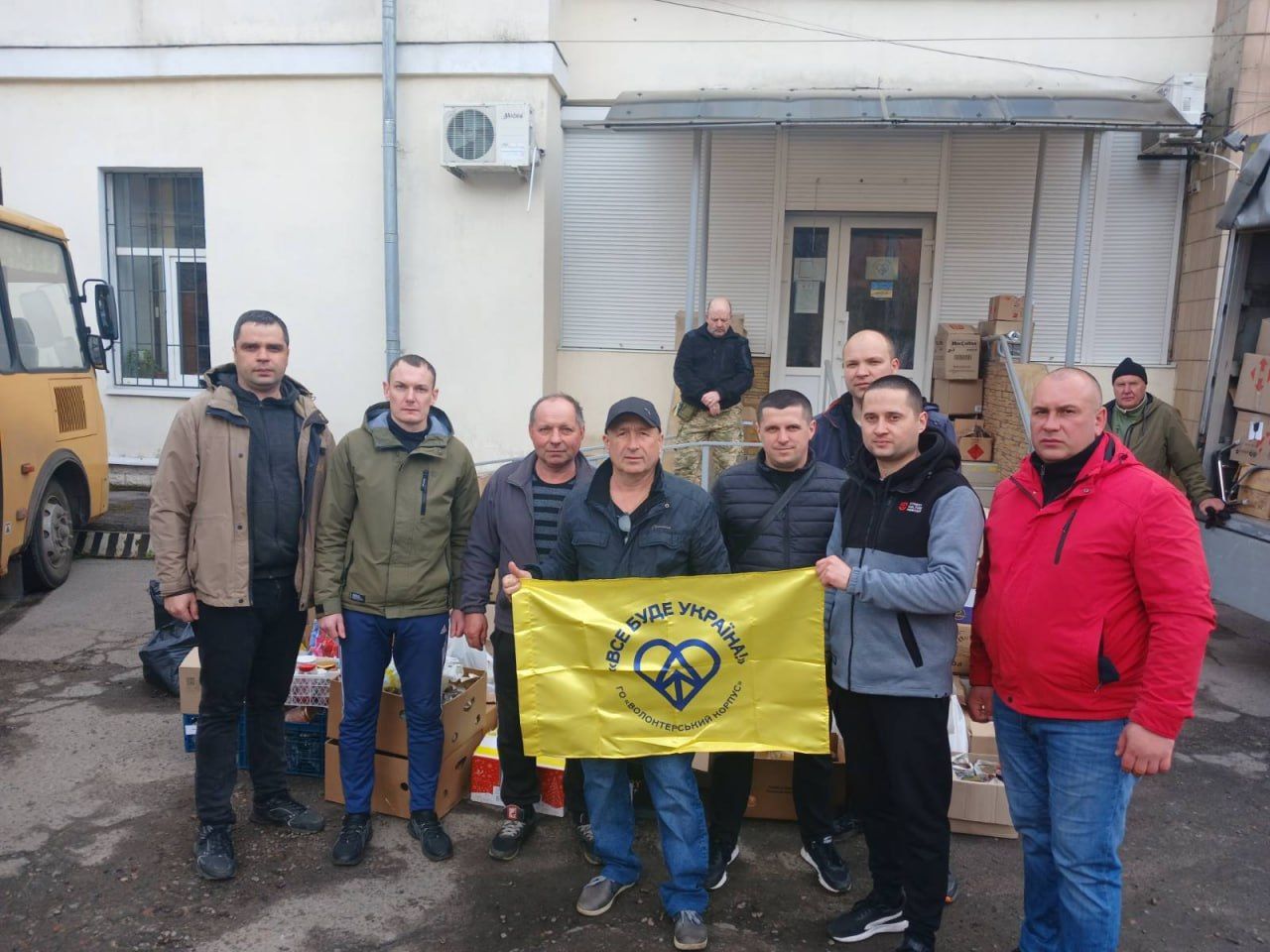 Решетилівський відділ освіти зібрав гостинці для захисників