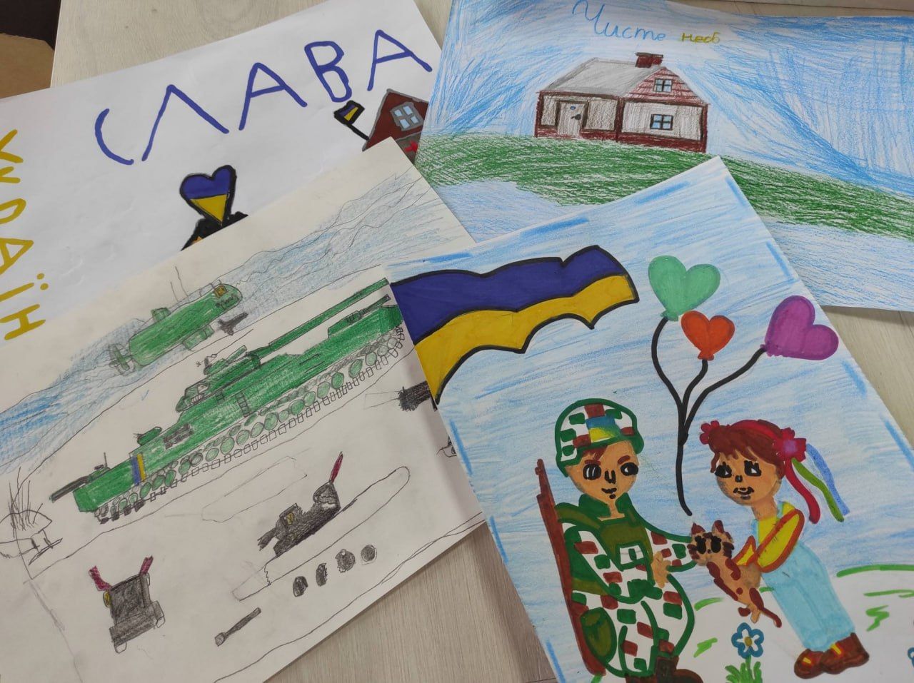 Решетилівський відділ освіти зібрав гостинці для захисників