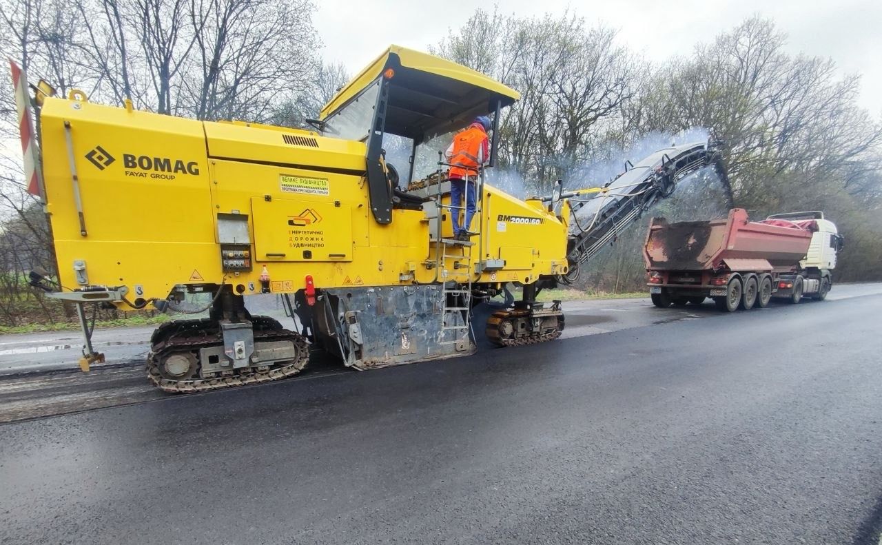 За тиждень на Полтавщині відремонтували понад 22 тисячі м² доріг