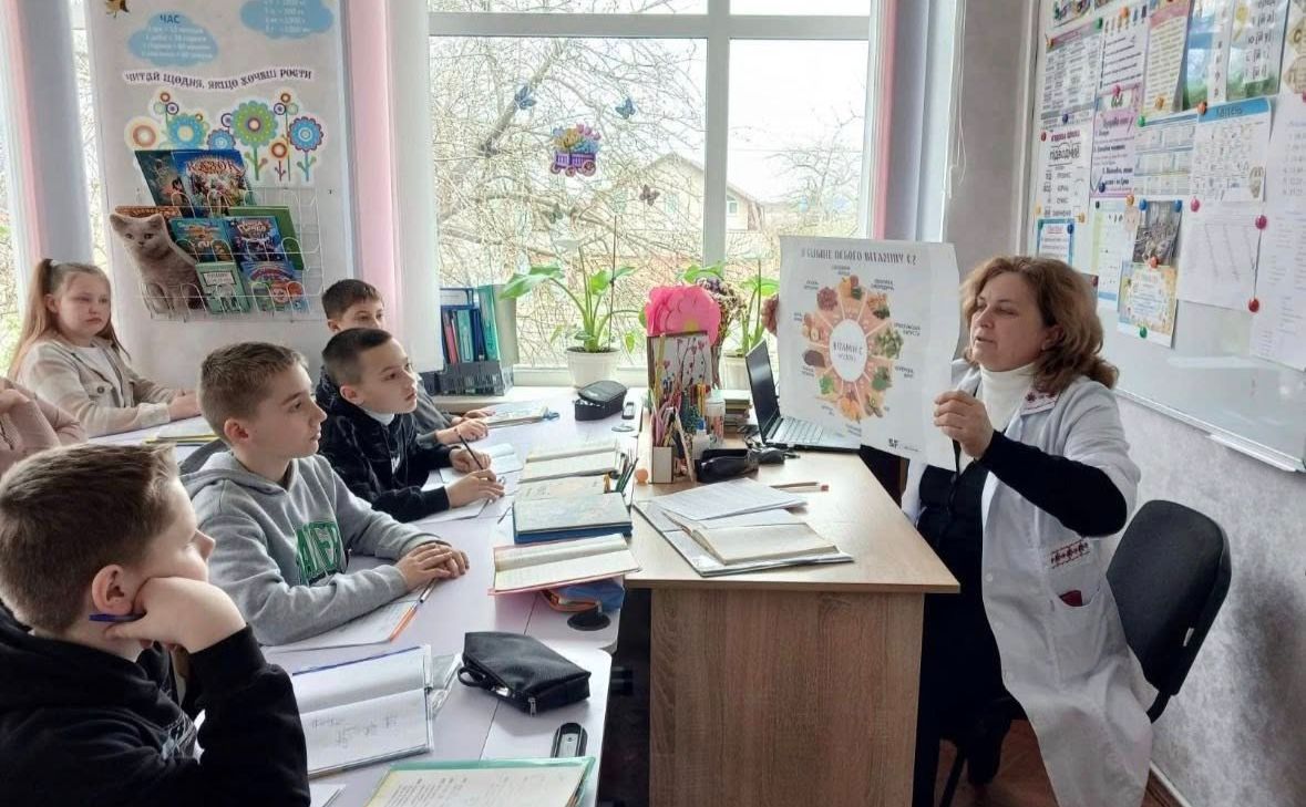 Решетилівські школярі досліджують вітаміни