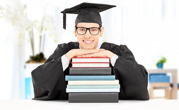 У полтавському виші чоловіків зараховували на навчання до аспірантури, щоб ті уникнули мобілізації