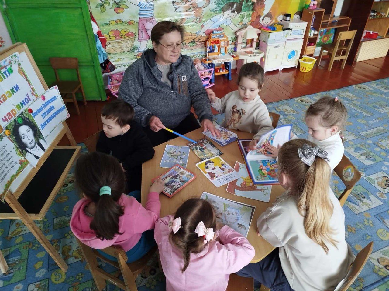 Для колотіївських дошкільнят провели бібліозахід