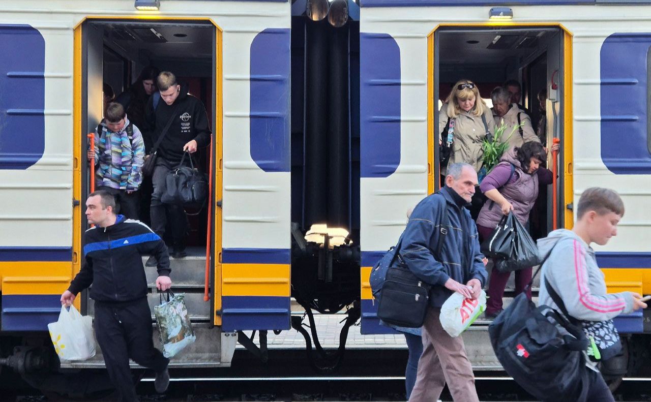 У квітні змінюється графік руху приміських потягів на Кременчуцькому напрямку