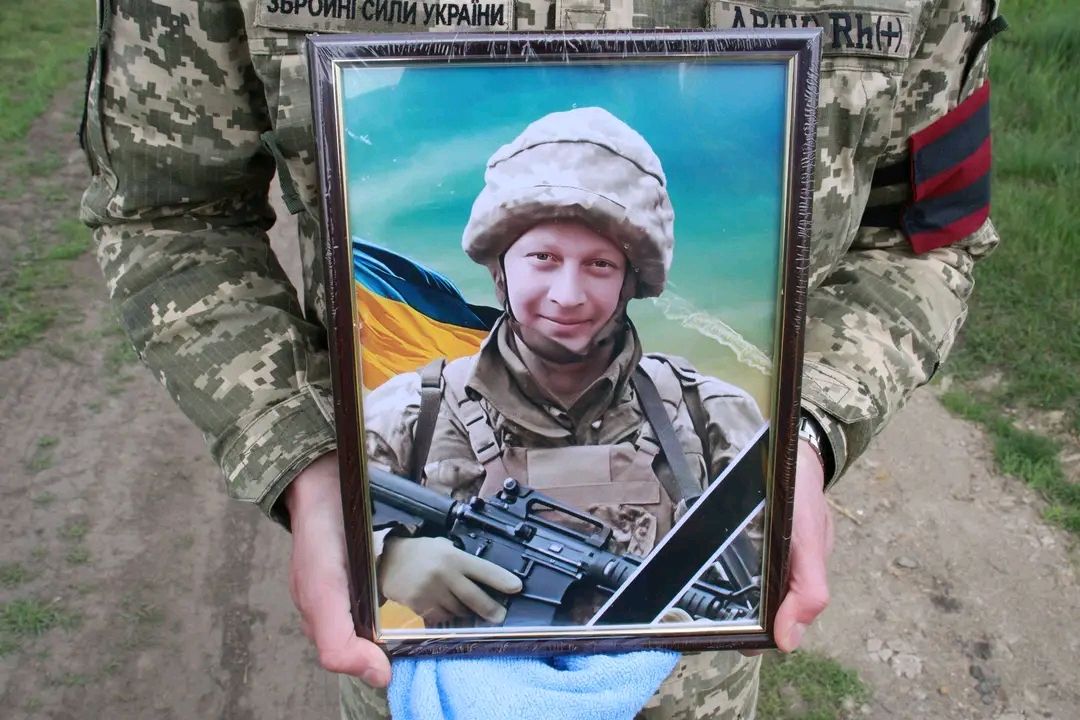 У Решетилівській громаді провели в останню путь захисника Павла Бондаря