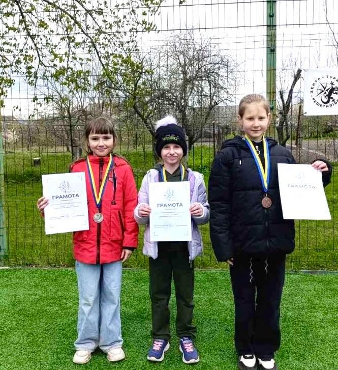 Решетилівські школярі вдосконалили навички зі спортивного туризму та орієнтування