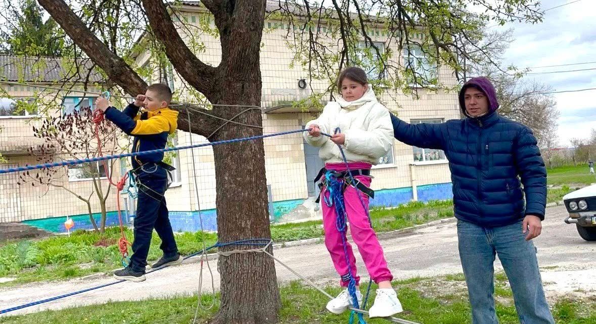 Решетилівські школярі вдосконалили навички зі спортивного туризму та орієнтування